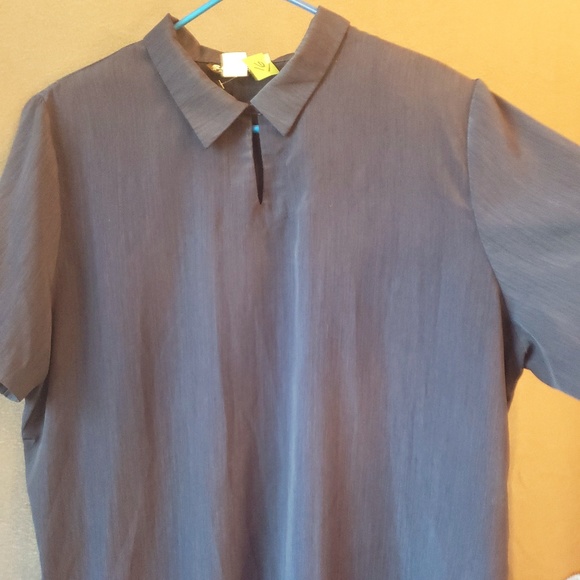 Womans Blouse - Picture 4 of 5